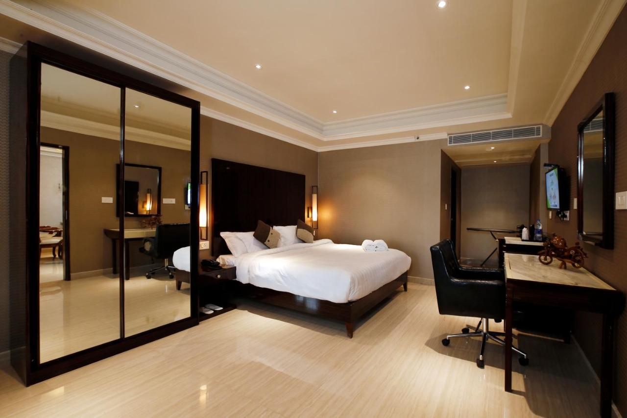 Hotel Park Residency Nilambur Exterior photo