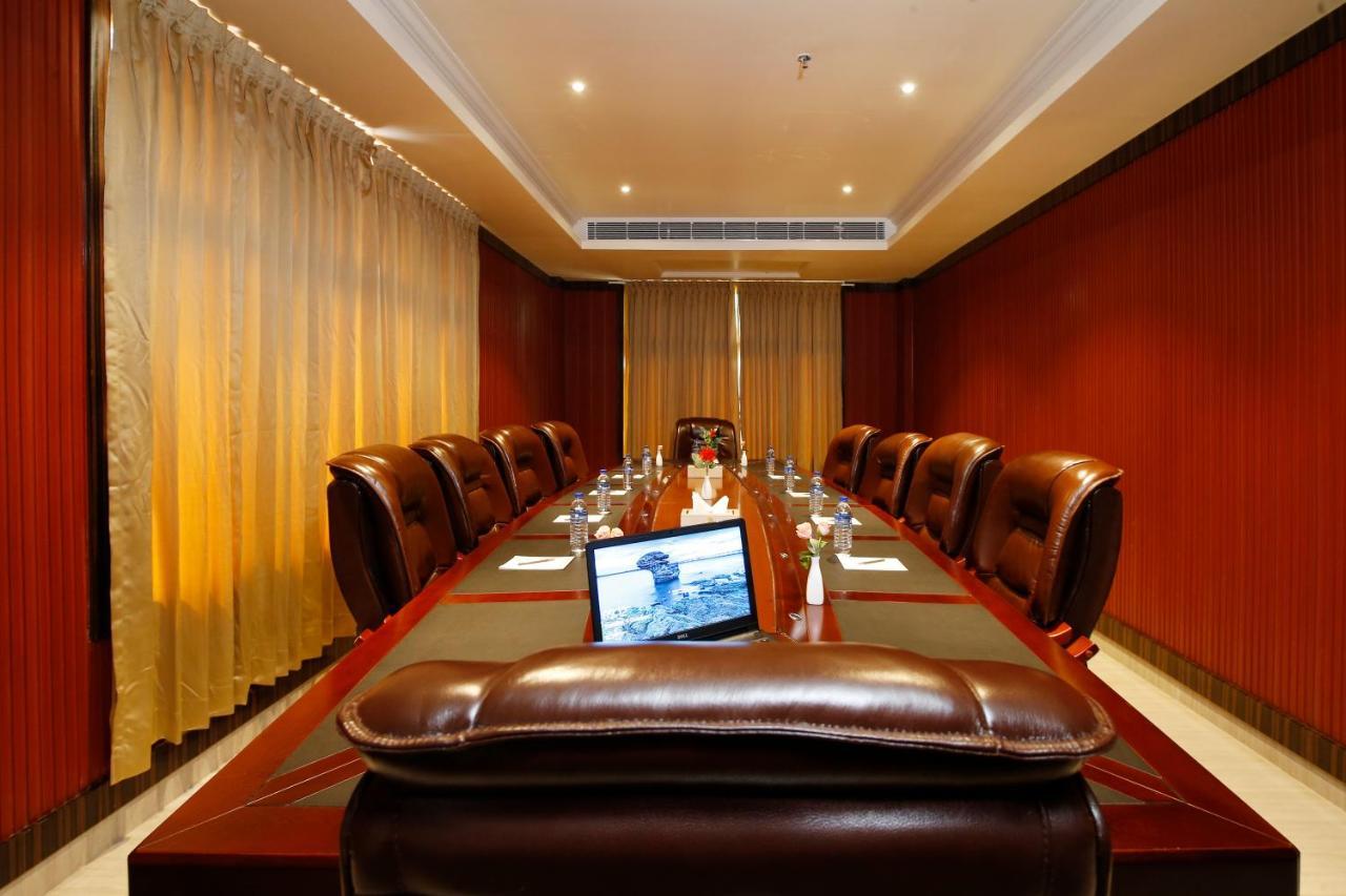 Hotel Park Residency Nilambur Exterior photo